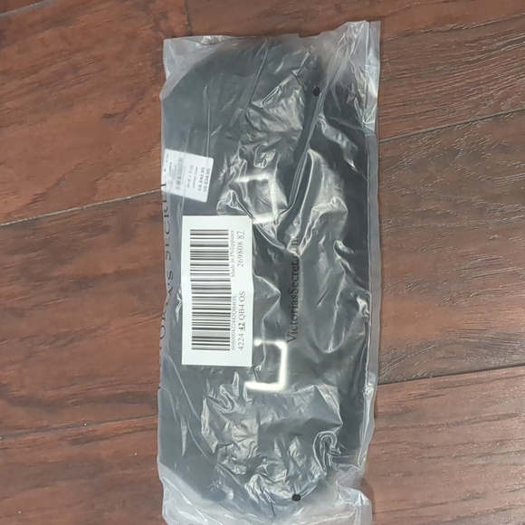 New Victoria Secret Nylon Cargo Shoulder Bag - Picture 5 of 7